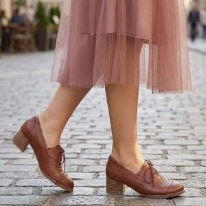 Mona Flying Leather Chunky Heel Wingtip Oxford Brogue Lace Up Pump Shoes 7.5 NWT